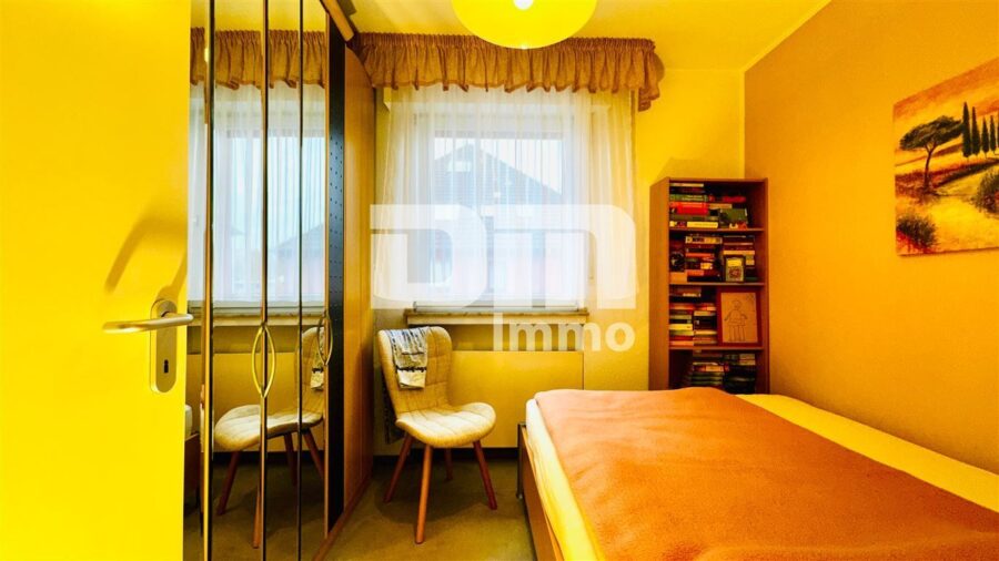 Schöne Eigentumswohnung in gefragter Wohnlage mit Balkon / Tiefgarage und Parkanlage - Schlafzimmer